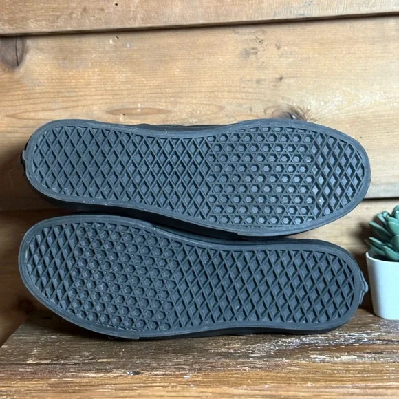 VANS x Star Wars "Darth Vader" Classic Slip-On Sneakers - Picture 8 of 8